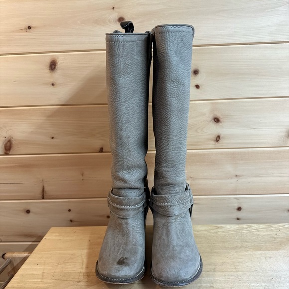 Frye leather heeled boots - Picture 2 of 4